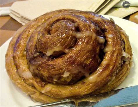 Cinnamon Roll @ Starbucks | Food, Cinnamon rolls, Sausage