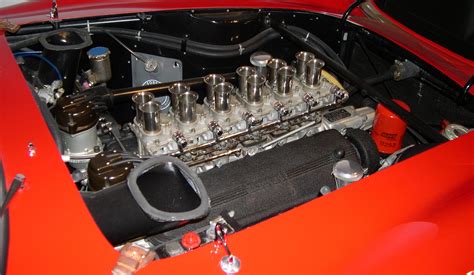 File:1962 Ferrari 250 GTO engine.jpg - Wikipedia