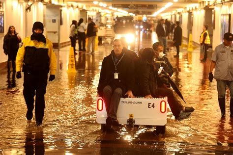 25 California Flood Photos That Are Kinda Scary TBH