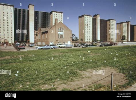 Robert taylor homes 1970s hi-res stock photography and images - Alamy