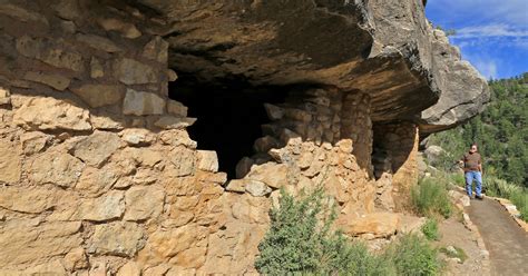 Walnut Canyon invites visitors to explore cliff dwellings