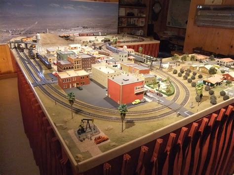 Santa Fe HO Scale Layout | Model train layouts, Model railway, Model ...