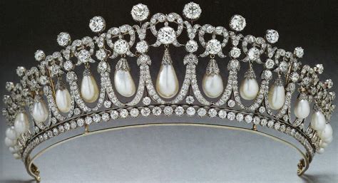 Tiara Mania: Queen Mary of the United Kingdom's Lover's Knot Tiara