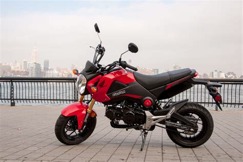 Honda Grom Review: Big Thrills, Tiny Motorcycle - Bloomberg