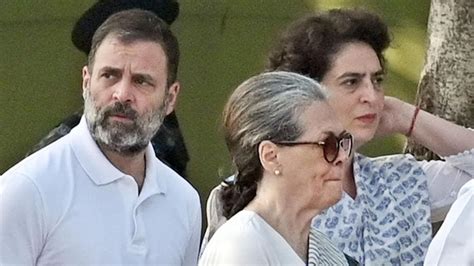 Watch: Sonia Gandhi takes boat ride in Srinagar, to join Rahul Gandhi ...