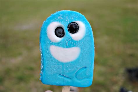 Bloo Ice Cream. Lol isn't it cute? Kinda cross-eyed don't you think ...