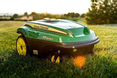 Top 10: Best robot lawn mowers of 2020 | Honest John Kit | Honest John