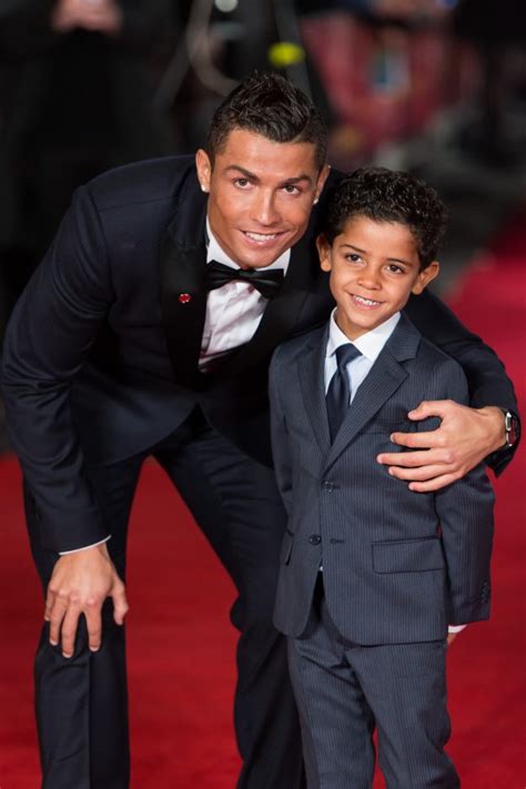 Cristiano Ronaldo expecting TWINS: Footballer reportedly using ...