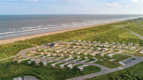 Galveston's Beach Side Reopens|October 2022 | TPW magazine