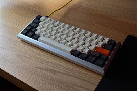 Silver 60% mechanical keyboard : MechanicalKeyboards