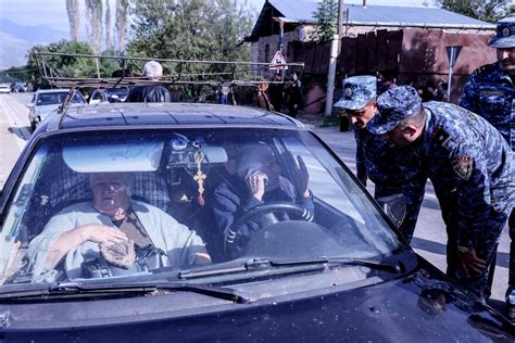 First refugees from Nagorno-Karabakh arrive in Armenia following ...