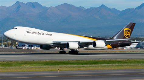 FedEx, UPS operate large Boeing freighters FAA says vulnerable to 5G ...