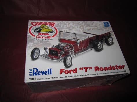 Revell 1/24 Ford Model T Roadster Car Model Kit Hot Rod GoodGuys W ...