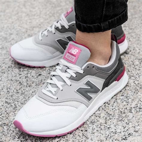 New Balance 997H Women white with candy pink au meilleur prix sur idealo.fr