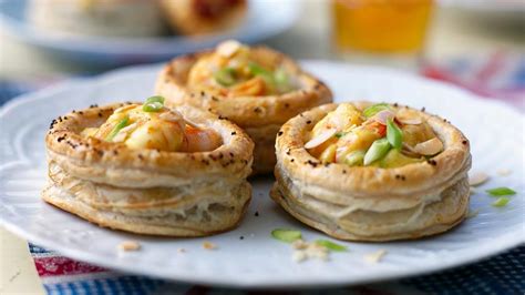 Coronation prawn vol-au-vents recipe - BBC Food