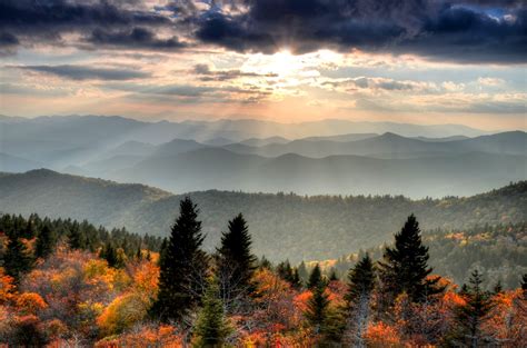 Explore The BeautifulFall Colors Of The Blue Ridge Mountains