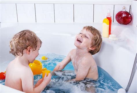 Bathing Twin Babies - 8 Tips to Make Bath Time Easier