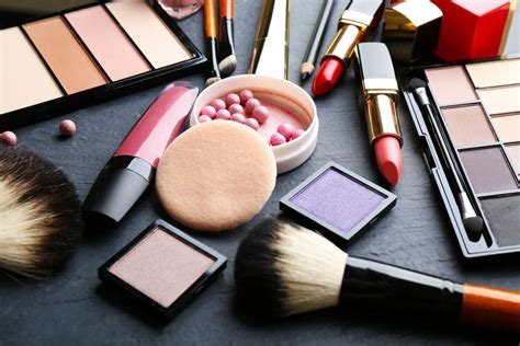 Top 50 Cosmetics Brands in the World in 2024 (Updated List)