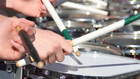 Marching Snare Drums: Keeping the Beat in Style ⋆ Hear the Music Play