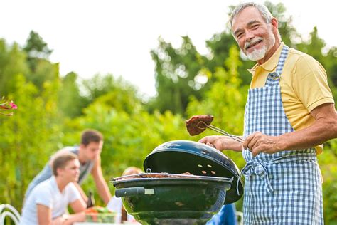 Craigslist Ad Seeks 'Generic Dad' to Man Grill at Barbecue