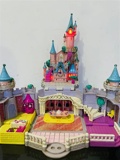 Polly pocket castle, Hobbies & Toys, Toys & Games on Carousell