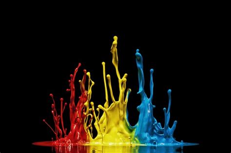 Amazing high-speed photography of paint splashing into water