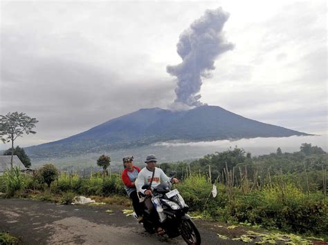 22 climbers are now confirmed dead in Indonesia volcanic eruption : NPR