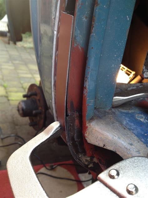 Flat Four Frank.: B pillar repair | VW T2 Early Bay Restoration