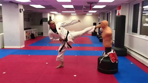 MAWASHI, HIGH ROUND kick karate Alexandru Sorin - YouTube