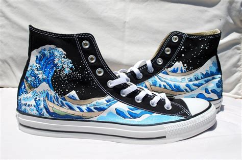 Hand Painted Converse Shoes – The Great Wave Off Kanagawa -Black en ...