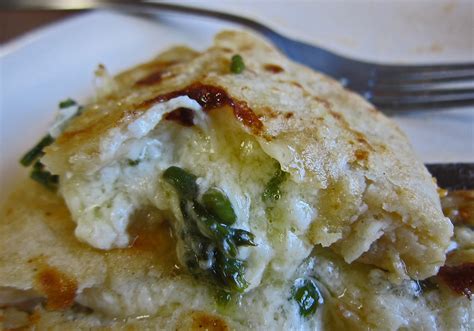 Pupusa queso en loroco - El Salvador Pupuseria | . | Kirk K | Flickr