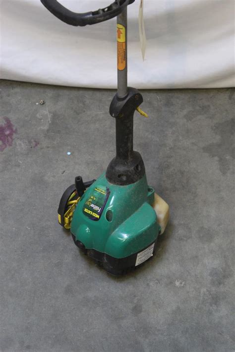 Weedeater FeatherLite Plus FL26 Grass Trimmer | Property Room