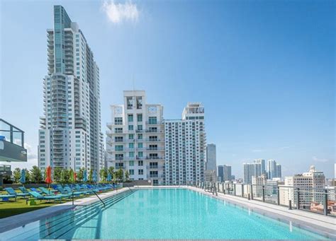 6 Gorgeous Apartments with Rooftop Pools on the Market Right Now - PureWow