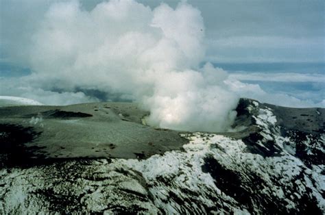 A Volcanic Death — The Tragic Story of 13-Year-Old Omayra Sánchez | by ...