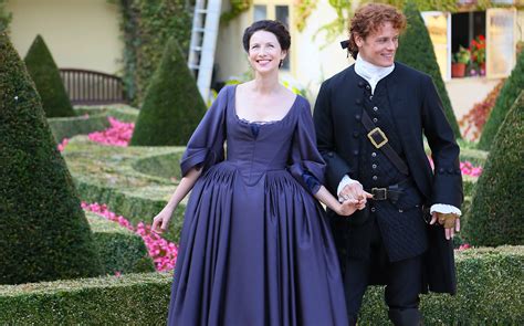 6 Beautiful Outlander Behind-the-Scenes Photos – TV Insider