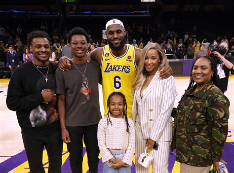 Look: LeBron James' Wife's Outfit Went Viral Last Night - The Spun