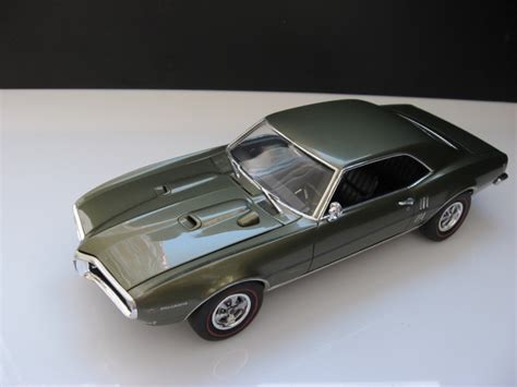 Revell model car Firebird 400 Ram Air 1968 in scale | Model Kits: cars ...