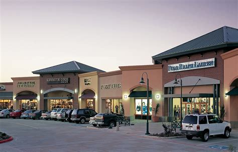 Allen Premium Outlets - Outlet center in Dallas, Texas, USA - Malls.Com