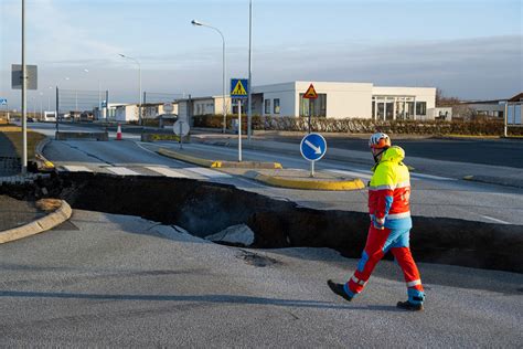 Iceland Volcano Update: Exact Eruption Spot, Tremor Every Minute, Magma ...