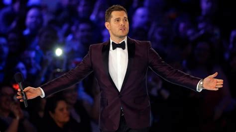 Michael Bublé responds to backlash over 'hungry shorts' Instagram photo ...