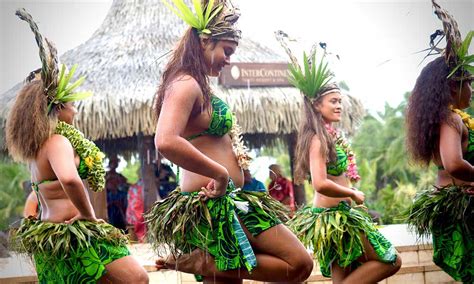 Famous Hawaiian Hula Dancers • The Grom Life