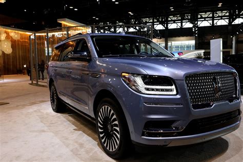 The Lincoln Navigator Is the Best Luxury Three-Row SUV According to U.S ...