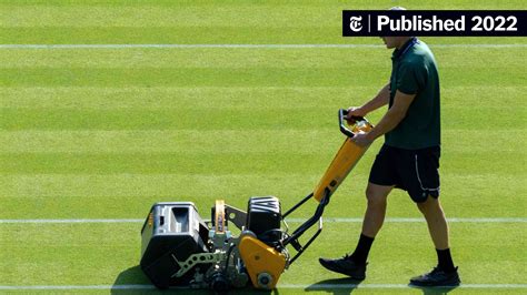 The Changing Grass at Wimbledon - The New York Times