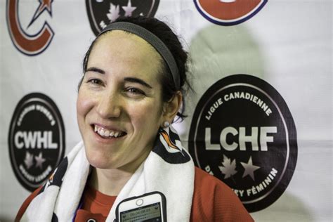 Caroline Ouellette Returns to Canadiennes Lineup After Ten-Month ...