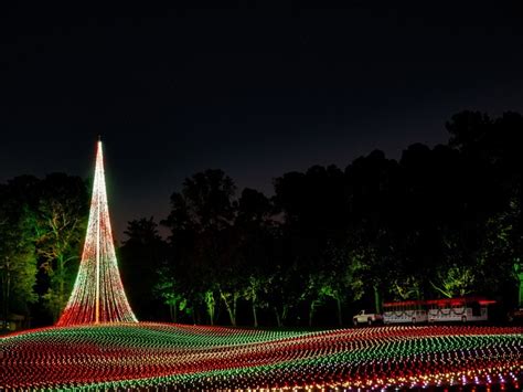 Experience Callaway Gardens Dazzling Holiday Lights Drive-Thru – Trips ...