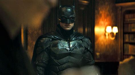 Robert Pattinson Tried On Almost Every Single Bat-Suit To Screen Test ...