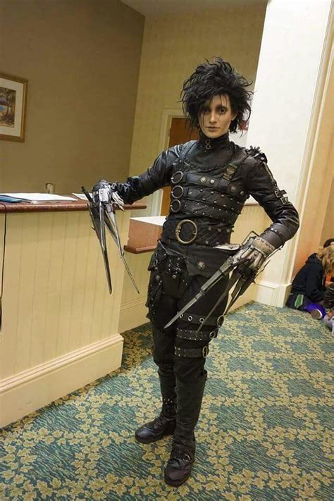 Pin by Maddy on TIM BURTON | Edward scissorhands costume, Edward ...