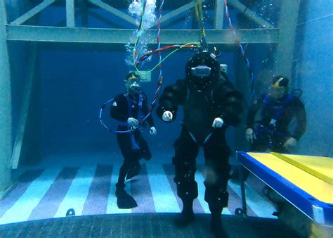 Conquering the Abyss: Navy’s New DSEND Suit Revolutionizes Deep Sea ...