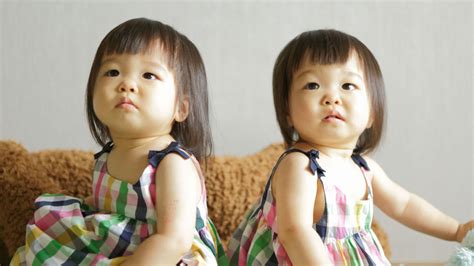 Some identical twins don’t have the exact same DNA | Science News for ...