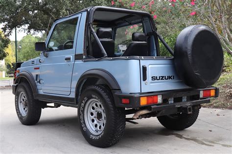 Suzuki Samurai Jeep